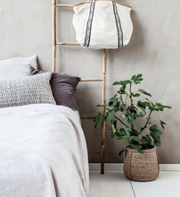 Load image into Gallery viewer, Seagrass baskets set of 2.