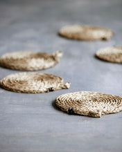 Load image into Gallery viewer, Seagrass pot holders set of 2