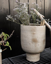 Load image into Gallery viewer, Beige glazed planter