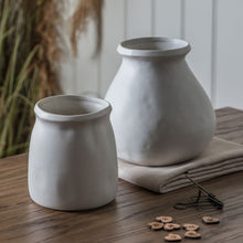 Load image into Gallery viewer, Cream stoneware tahara vase