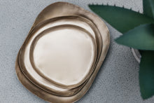 Load image into Gallery viewer, Matt brass organic shaped tray set 20cm
