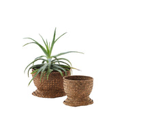 Load image into Gallery viewer, Natural round grass baskets with stand set of 2
