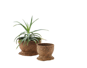 Natural round grass baskets with stand set of 2