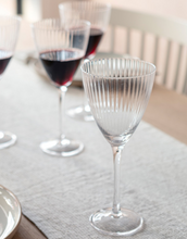 Load image into Gallery viewer, Wine glasses set of 4