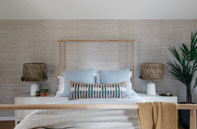 Load image into Gallery viewer, Pandan and white table lamp 40x40x55