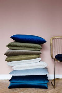 Blue luxury velvet cushion 50x60